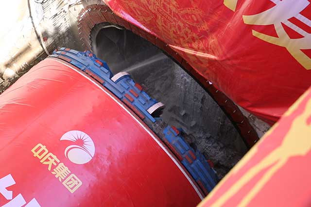 盾構機始發2.jpg 盾構機始發2.jpg